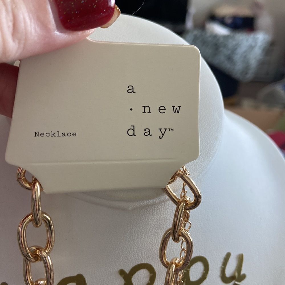 LV key lock with key 100% authentic with NWT necklace - Picture 6 of 9